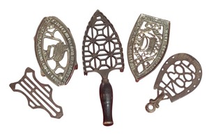 lot 181R image: MB - Vintage Cast Iron Sad Iron Trivets