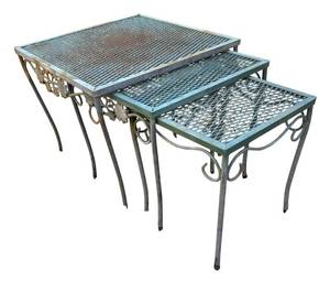 lot 286R image: O - Set of 3 Vintage Outdoor Metal Nesting Tables