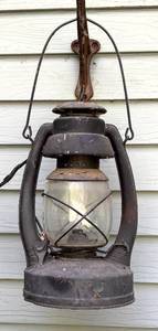 lot 293R image: O - Vintage Metal Lantern Lamp