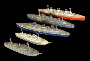 lot 329R image: FR - Set of 3 Vintage Tootsie Toy Diecast Ship Models