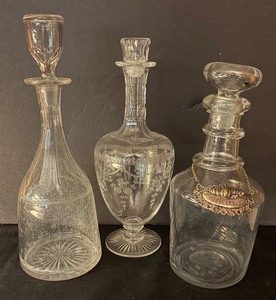 lot 387R image: FR - Set of 3 Crystal and Clear Glass Decanters