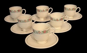 lot 399R image: FR - Set of 6 Vintage Wedgwood Belmar Demitasse Cups with Saucers