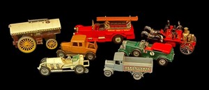 lot 400R image: FR - Collection of 7 Vintage Die-Cast Model Cars and Trucks