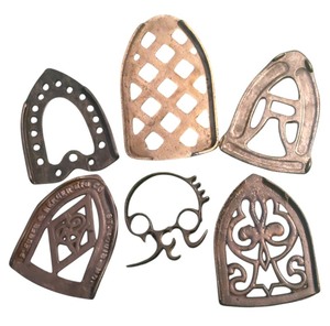 lot 421R image: FR - Set of 6 Vintage Cast Iron Trivets with Ornate Designs