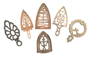 lot 433R image: FR - Collection of 6 Vintage Metal Trivets Assorted Designs