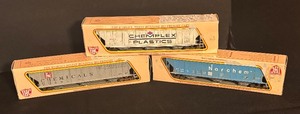 lot 465R image: FR - Set of 3 International Hobby Corp HO Scale Model Train Freight Cars