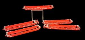 lot 469R image: FR - Set of 5 Southern Pacific Double Stack Model Train Cars