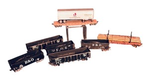 lot 476R image: FR - Set of 7 Vintage Model Train Cars Assorted