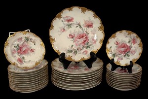 lot 549R image: LL - Vintage Haviland Limoges France Plate Set with Floral and Gold Trim
