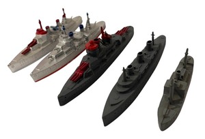 lot 584R image: LL - Set of 5 Vintage Tootsie Toy Metal Model Ships