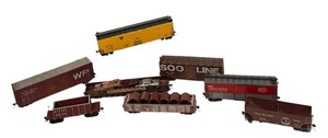 lot 591R image: LL  - Lot of 8 Vintage Model Train Freight Cars