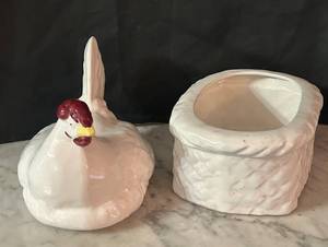 lot 210C image: DR - Vintage Ceramic Hen on Nest Covered Dish