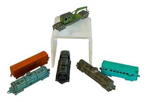 lot 446C image: LR - Collection of 6 Vintage Diecast Erie Train Cars by Arcade