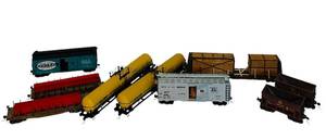 lot 459C image: LR - Collection of 8 HO Scale Model Train Freight Cars