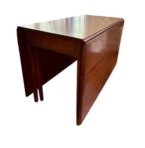 lot 518C image: DR - Mid-Century Drop Leaf Dining Table in Wood Finish