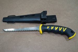 lot 83 image: Bass Pro 12 Handi Saw with Belt Loop