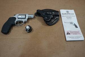 lot 1X image: Smith & Wesson 637-2 Airweight .38 Spl P Revolver - 2 Barrel