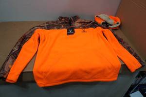 lot 124 image: Huntworth Quarter Zip Blaze Orange and Camo Fleece - XL