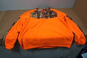 lot 132 image: Huntworth Quarter Zip Blaze Orange and Camo Fleece - XXL