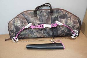 lot 7A image: Genesis Youth Compound Bow - Pink - Soft Case