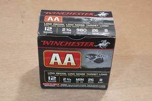 lot 345 image: 25 Winchester AA 12 Gauge 2-34 8 Shot Shotshells