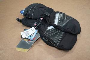 lot 20 image: Clam Ice Armor Renegade Mitts - Medium