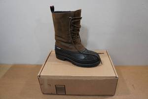 lot 31 image: Baffin Nunavut Womens Boots - Size 8