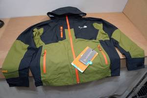 lot 44 image: Blackfish Aspire Waterproof Jacket - Medium