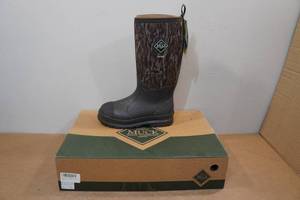 lot 58 image: Muck Boots Mens Outdoor Work Boots - Size 7