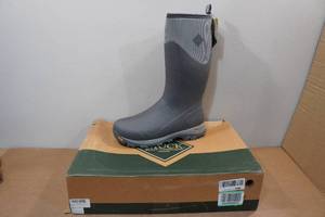 lot 60 image: Muck Boots Mens Arctic Ice Grip AT Tall Boots - Size 14