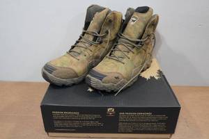 lot 63 image: Irish Setter Vaprtrek Mens 8 Hunting Boots Style A2815 - Size 11.5