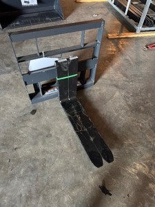 lot 42 image: Wolverine Mini Pallet Fork