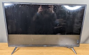 lot 198 image: 32 Vizio 1080 TV