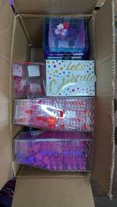 lot 222 image: Resellers Paradise Plastic Containers for Gifts and Flowers - Brand New