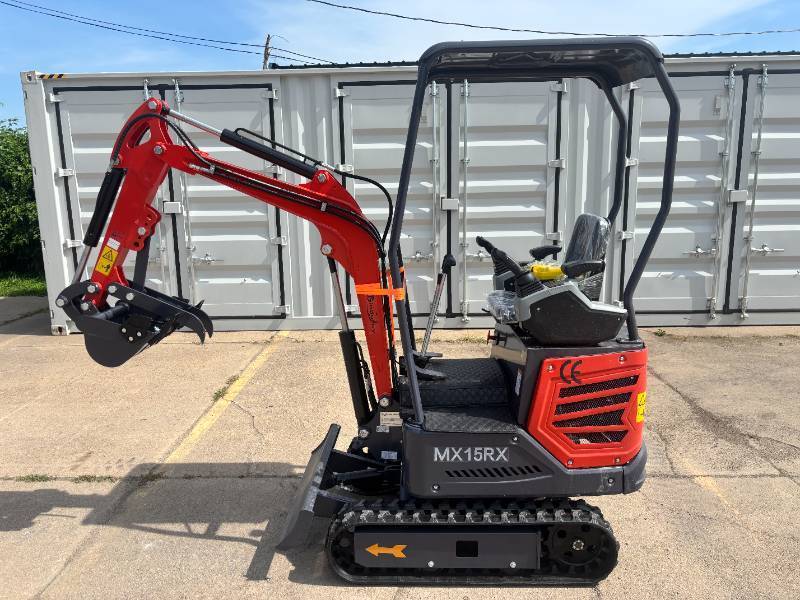 lot 6 image: CFG MX15RX Mini Excavator