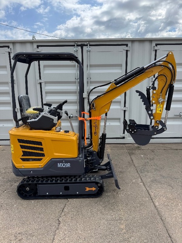 lot 3 image: CFG MX20R Mini Excavator
