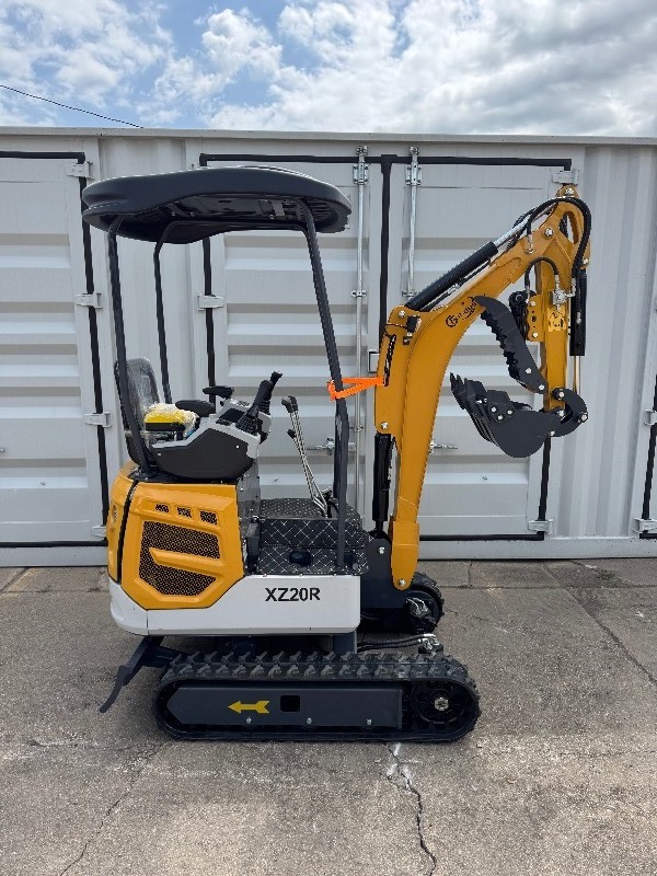 lot 15 image: CFG XZ20R Mini Excavator