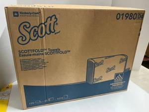 lot 19 image: Scottfold Paper Towels