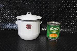 lot 320 image: Vintage Combinet Nursery Diaper Pail and Karo Pancake Syrup Tin