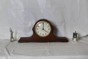 lot 330 image: Gilbert Mantel Clock with Silver Statue of Liberty and Slot Machine Miniature Clocks