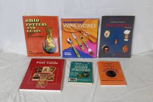 lot 342 image: Collection of 6 Collectible Reference Books on Antiques and Hobbies