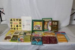 lot 343 image: Collection of 22 Vintage and Classic Childrens Books and Storybooks