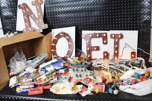 lot 356 image: Large Lot of Vintage Christmas Lights and Lighted NOEL Signs