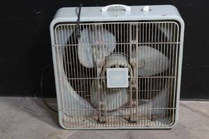 lot 54 image: AMC Vintage Metal Box Fan with Handle