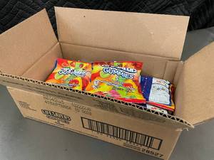 lot 9 image: IA 4 - Life Savers Gummies 5 Flavors, 12 Pack, 3.22 oz Bags, BB 042025