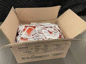 lot 39 image: UT 5 - Sauers Red Wine Vinegar Packets - 200 Count, 9g Each