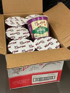 lot 366 image: MI 1 - Bobs Red Mill Organic Oatmeal Fruit & Seed Cups, 12 Count, Best By 3142025