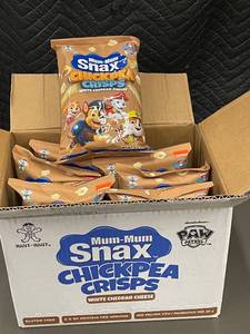 lot 508 image: TN 1 - Mum-Mum Snax Chickpea Crisps White Cheddar Cheese 8 x 60g Packs (Best By Aug 2025)