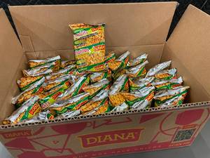 lot 572 image: TOP - Diana Crunchy Cornbits with Lime, 35 Bags, Exp 123124