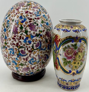 lot 234 image: Decorative Porcelain Egg on Stand and Floral Vase Set